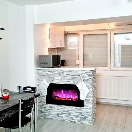 White Apartament, Braila Luaran gambar