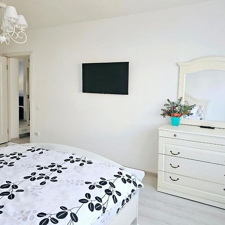White Apartament, Braila Luaran gambar