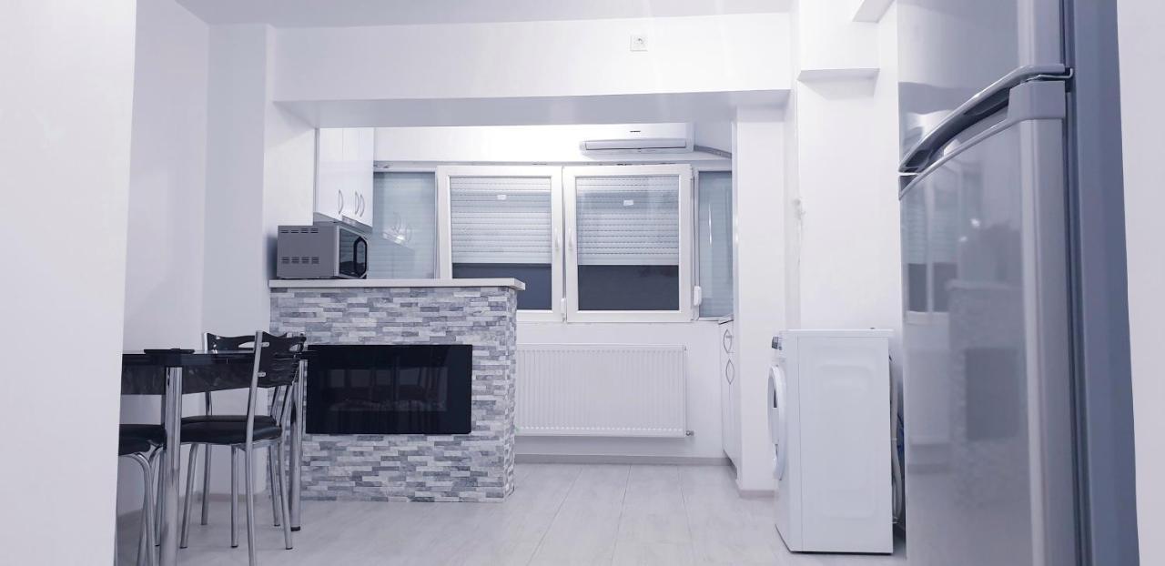 White Apartament, Braila Luaran gambar