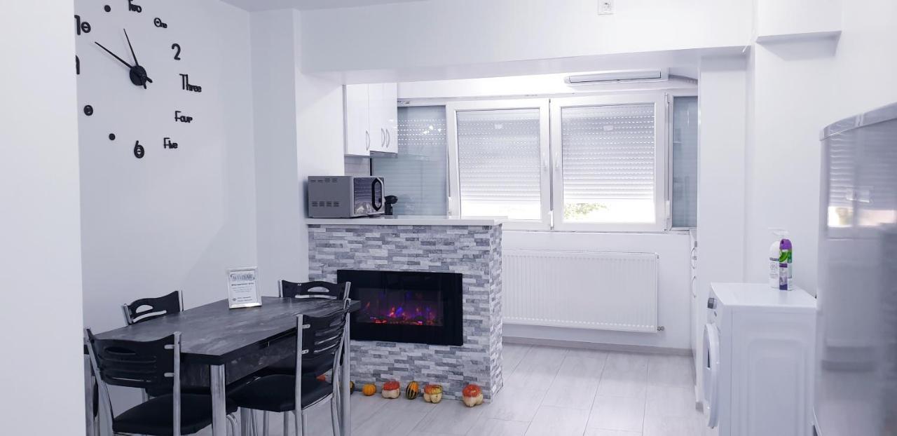 White Apartament, Braila Luaran gambar