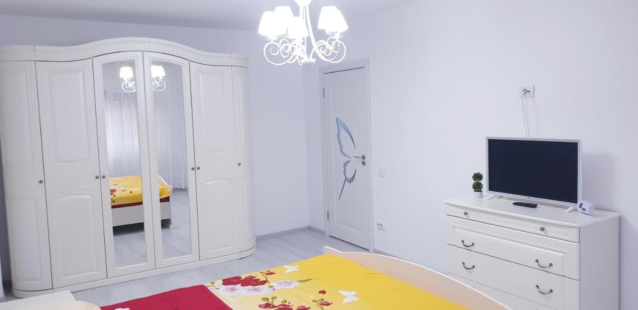 White Apartament, Braila Luaran gambar