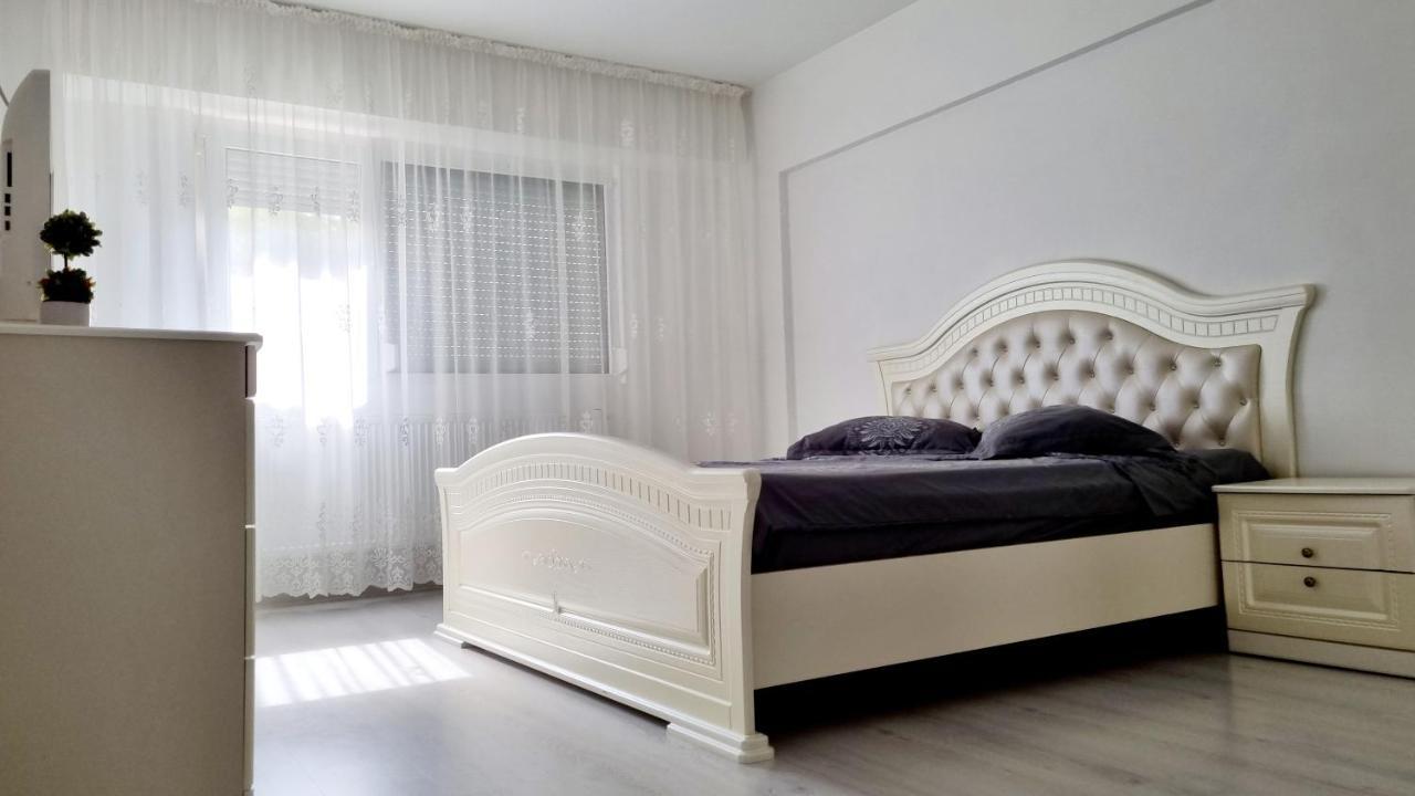 White Apartament, Braila Luaran gambar